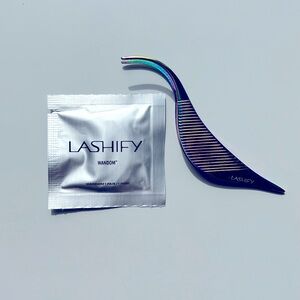 COPY - Lashify The Birdie Wand Hallogram color EUC Wandom NIB